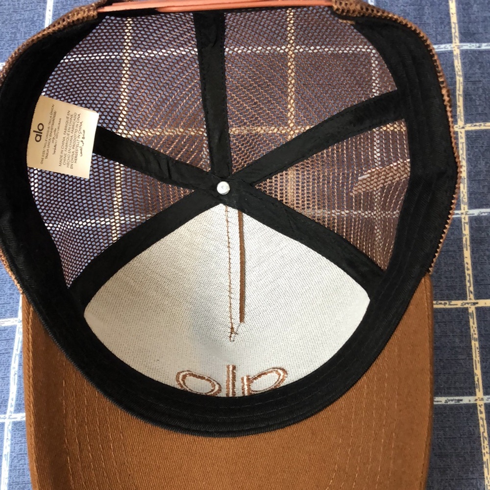 🌟NWT ALO Yoga Sport Dad Hat • UPF 50+ Foldable • Carabiner Clip • Hike Chic🔥 - Picture 4 of 4